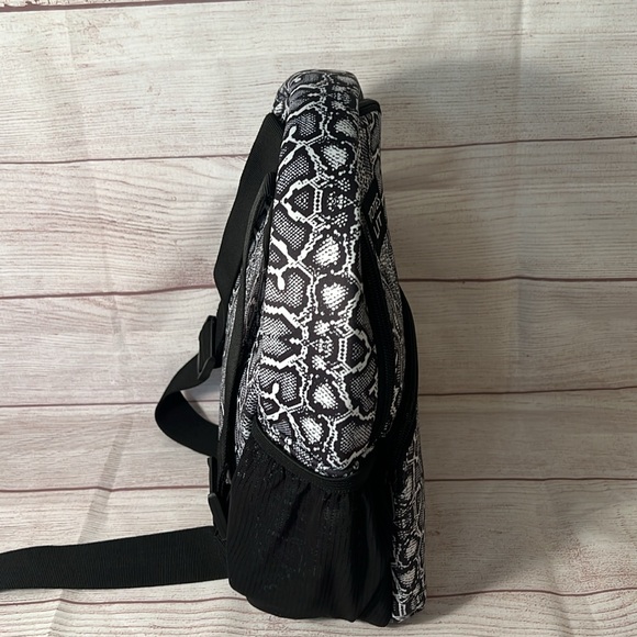 Snake print LIT handlers back pack - Picture 4 of 7